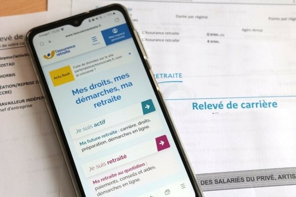 « C’est un champ de bataille » : le douloureux passage des minima sociaux à la retraite © Photo Sébastien Lapeyrere / Hans Lucas via AFP