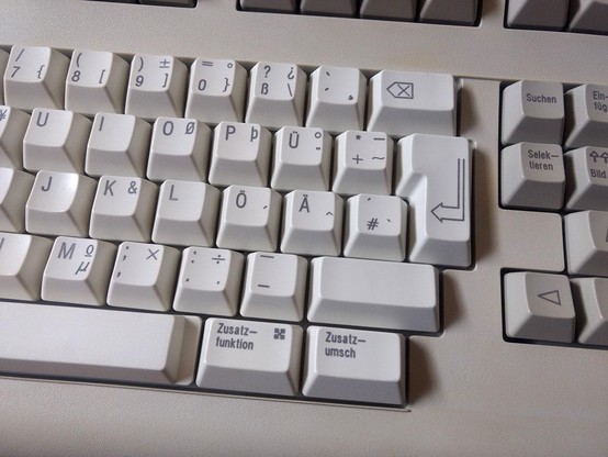 digital LK411 Keyboard - Close-up