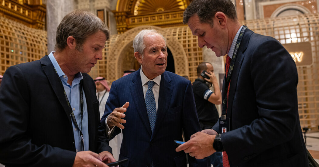 Stephen A. Schwarzman, center, chief executive of the Blackstone Group, at a 2022 conference in Saudi Arabia.
